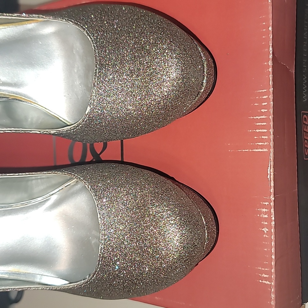 Speed Limit 98 Jones-H Closed Toe Platform 5.5" Glitter Stiletto Heel, Size 9 - Picture 7 of 12